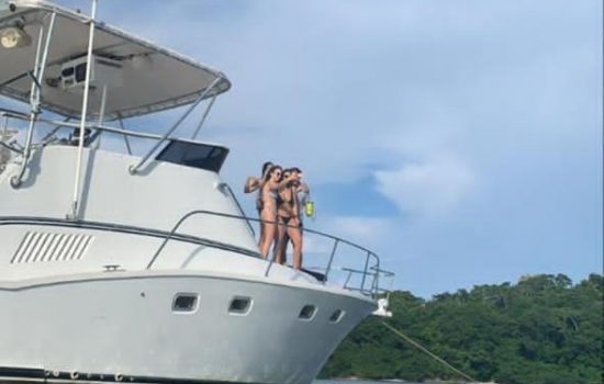 40-Foot-Party-Boat-Rental-in-Jaco-Costa-Rica-10.jpg