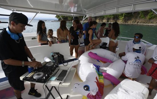 Costa-Rica-Party-Boat-Catamaran-Jaco-Beach-Los-Suenos-02