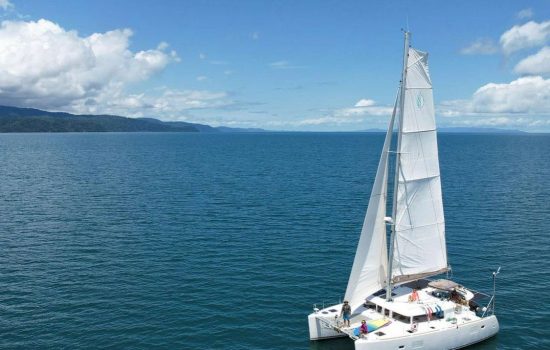 Hilux-Catamaran-Jaco-Costa-Rica-Party-Boat-01