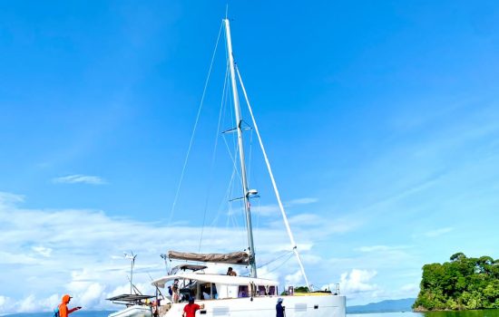 Hilux-Catamaran-Jaco-Costa-Rica-Party-Boat-04